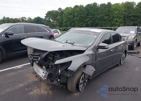 2017 Nissan Altima 2.5/S/Sv/Sl/Sr z USA, uszkodzony, nr VIN 1N4AL3AP8HC267198